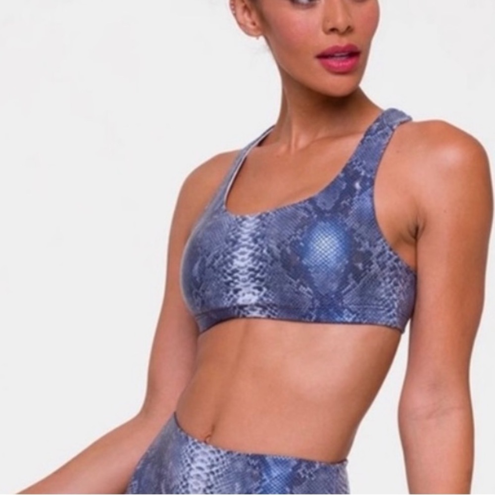 Onzie Chic Sports Bra Blue Mamba Foil Snakeskin